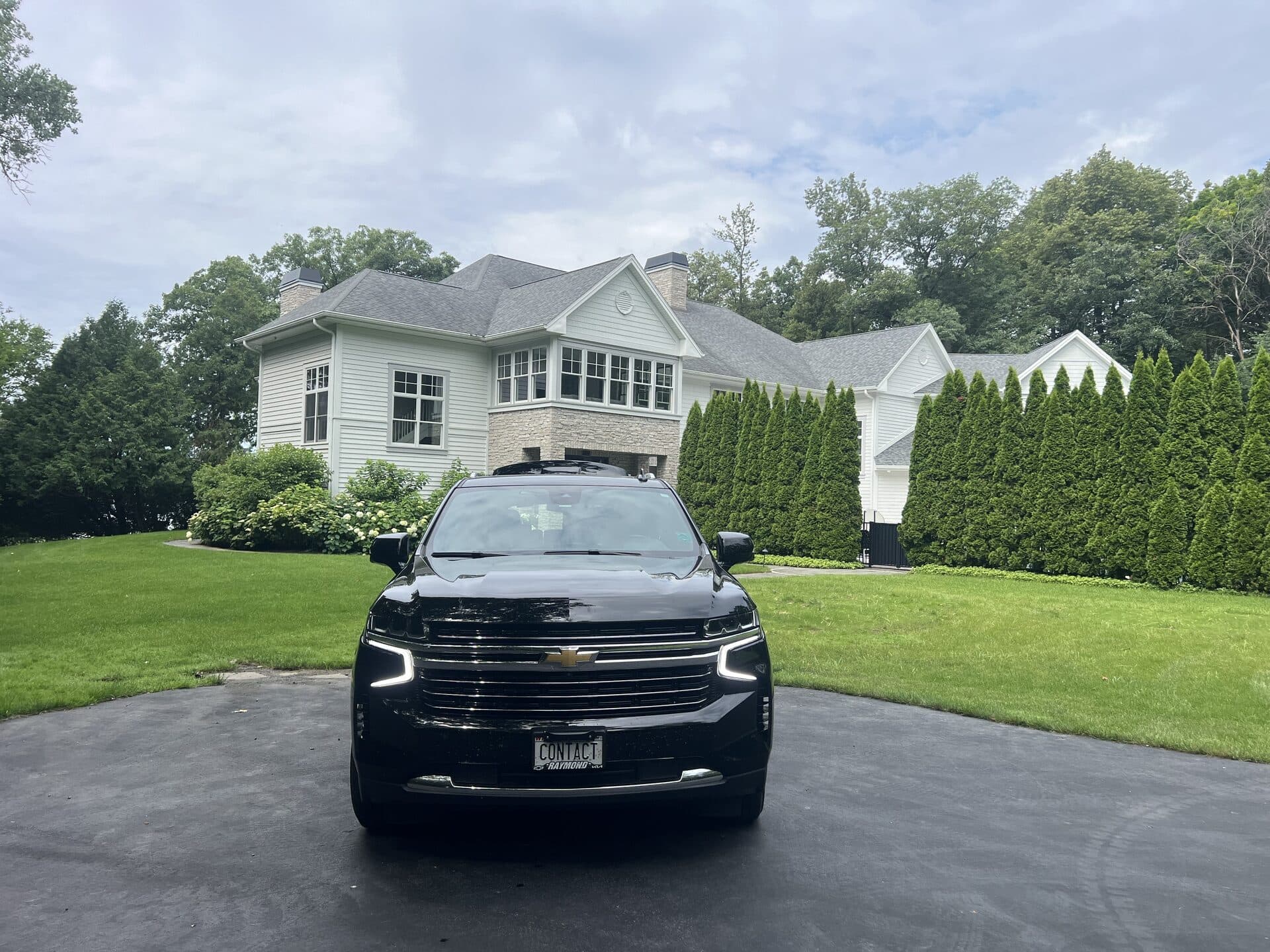 Contact Limo SUV pickup at Elkhorn Wisconsin luxury home hourly limo rental