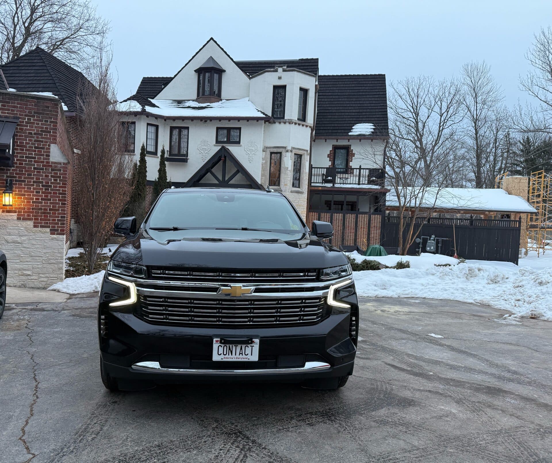 Contact Limo SUV pickup in Fox Point Wisconsin North Shore Chicago corridor limo route