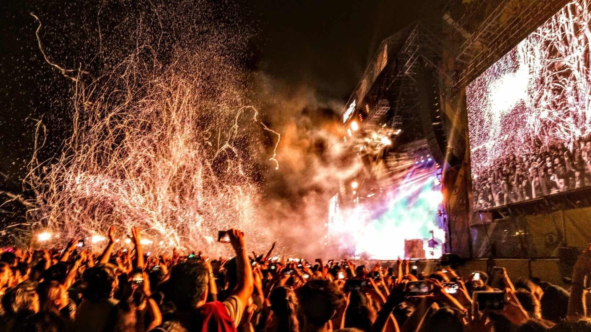 Lollapalooza festival crowd — Chicago concert transportation with Contact Limo